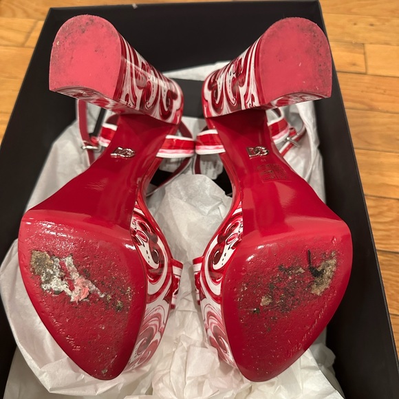 Dolce & Gabbana Printed Polished Calfskin Platform Sanadals - Picture 7 of 7
